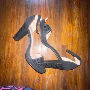 Windsor Heels Black with blings